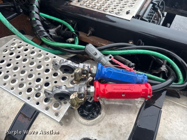 image for item EV1865 2017 International ProStar 122  semi truck