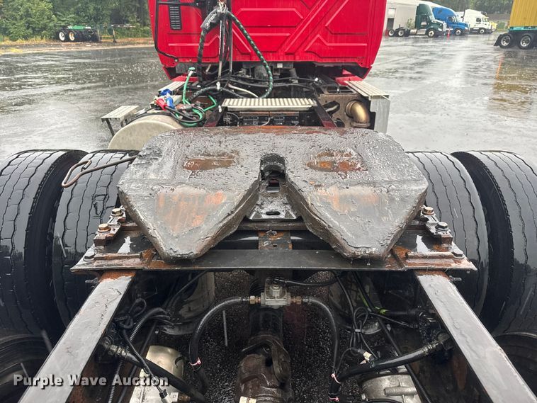 image for item EV1865 2017 International ProStar 122  semi truck