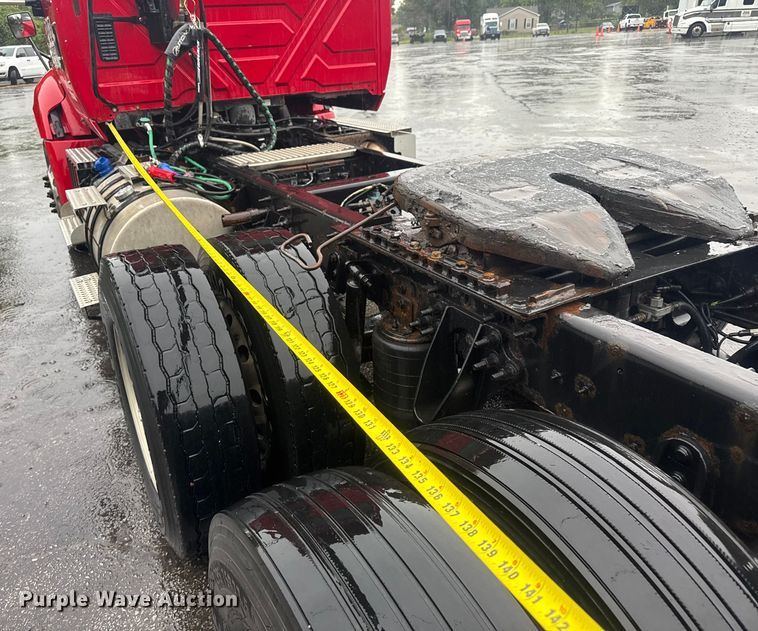 image for item EV1865 2017 International ProStar 122  semi truck