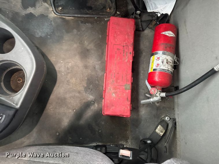 image for item EV1865 2017 International ProStar 122  semi truck