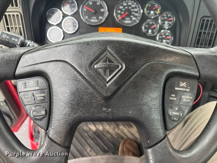 image for item EV1865 2017 International ProStar 122  semi truck