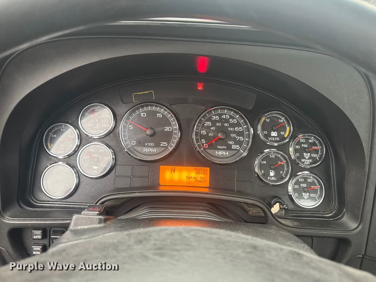 image for item EV1865 2017 International ProStar 122  semi truck