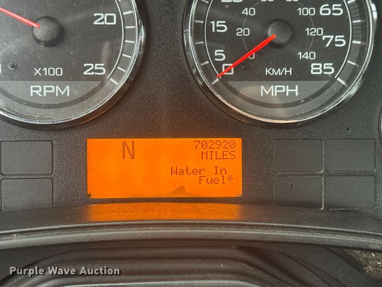 image for item EV1865 2017 International ProStar 122  semi truck