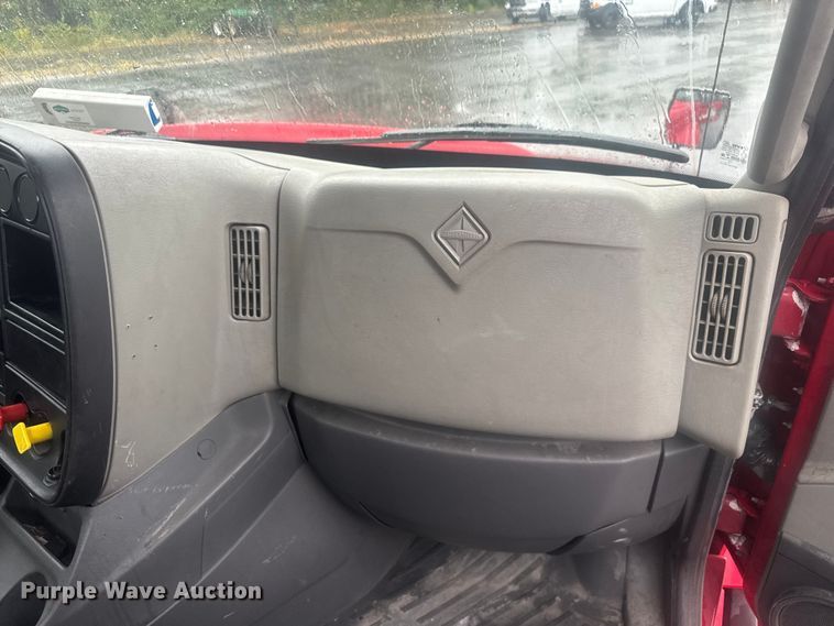 image for item EV1865 2017 International ProStar 122  semi truck