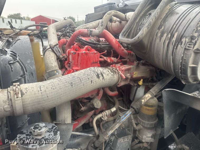 image for item EV1865 2017 International ProStar 122  semi truck