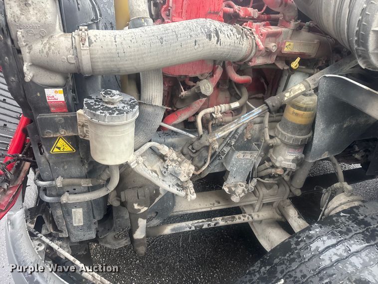 image for item EV1865 2017 International ProStar 122  semi truck