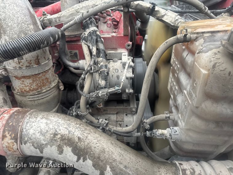 image for item EV1865 2017 International ProStar 122  semi truck