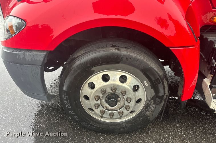 image for item EV1865 2017 International ProStar 122  semi truck