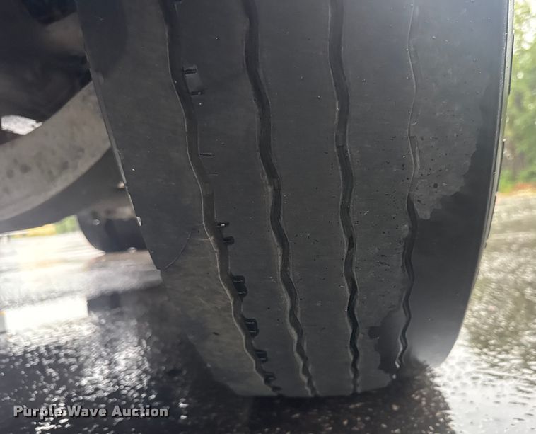 image for item EV1865 2017 International ProStar 122  semi truck