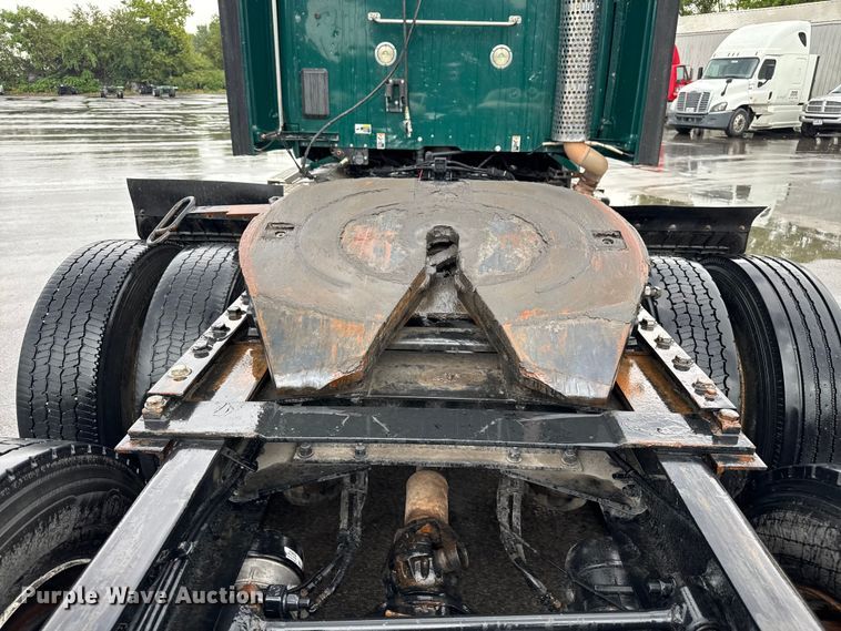 image for item EV1866 2019 Kenworth T680 semi truck