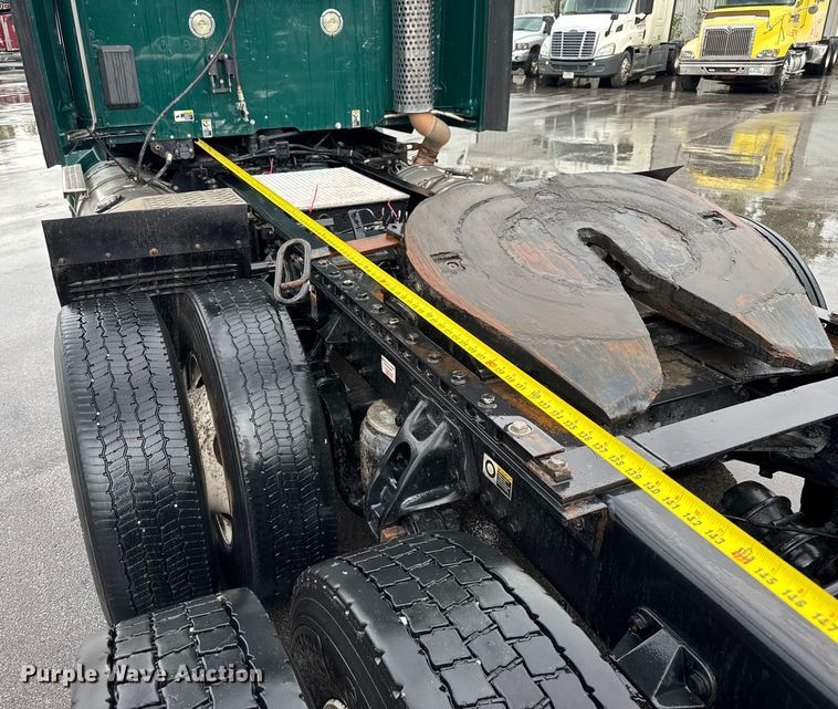 image for item EV1866 2019 Kenworth T680 semi truck