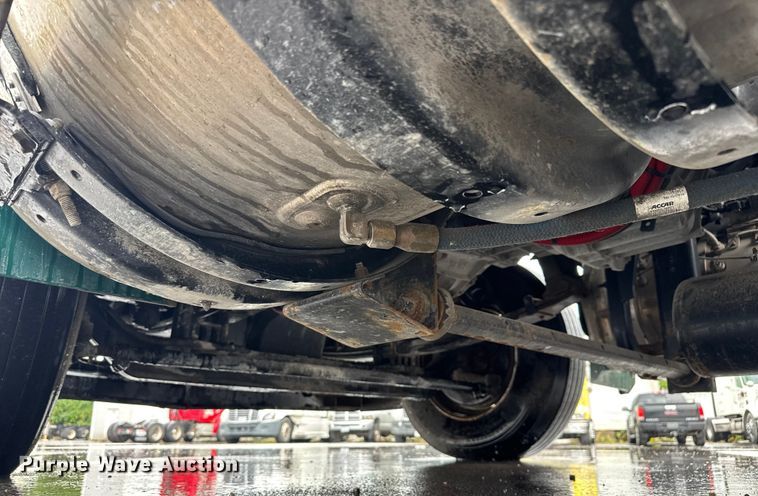 image for item EV1866 2019 Kenworth T680 semi truck