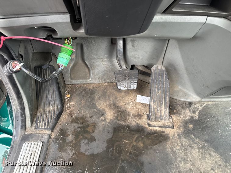 image for item EV1866 2019 Kenworth T680 semi truck