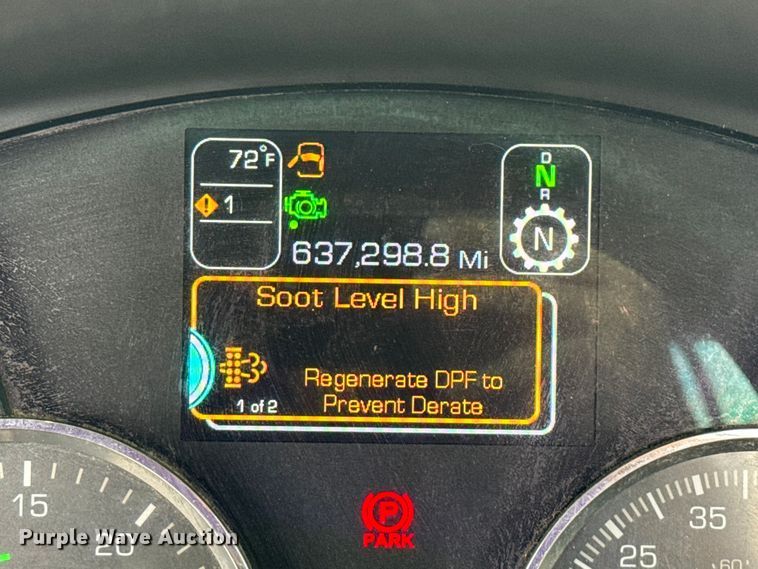 image for item EV1866 2019 Kenworth T680 semi truck