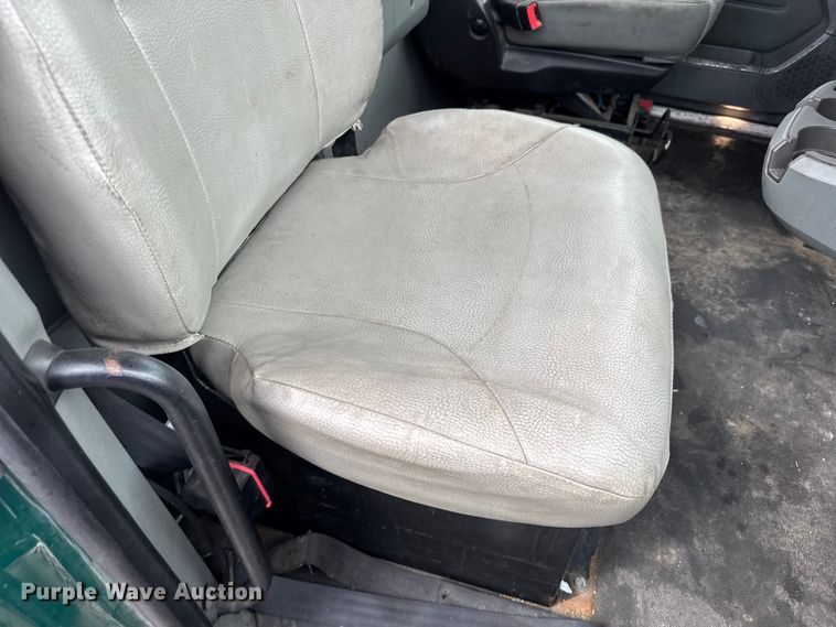 image for item EV1866 2019 Kenworth T680 semi truck