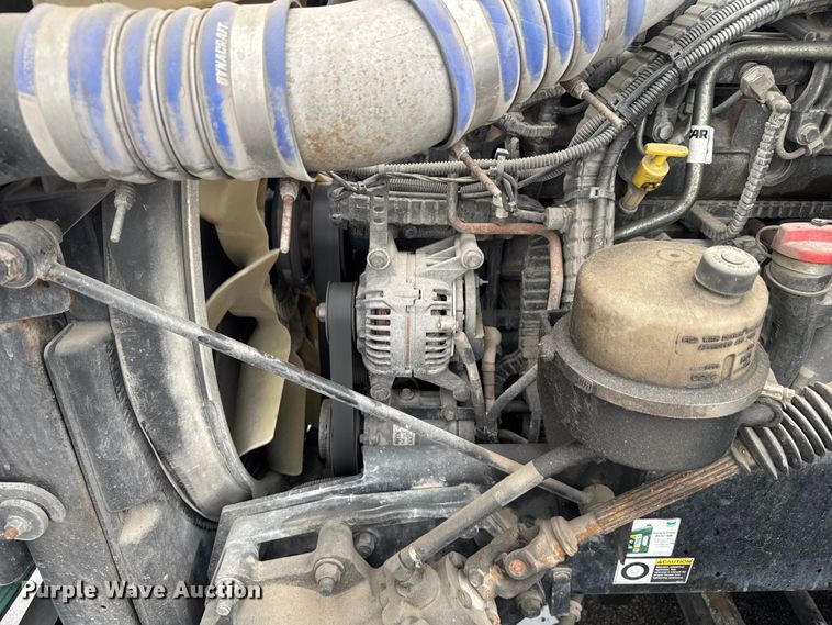 image for item EV1866 2019 Kenworth T680 semi truck