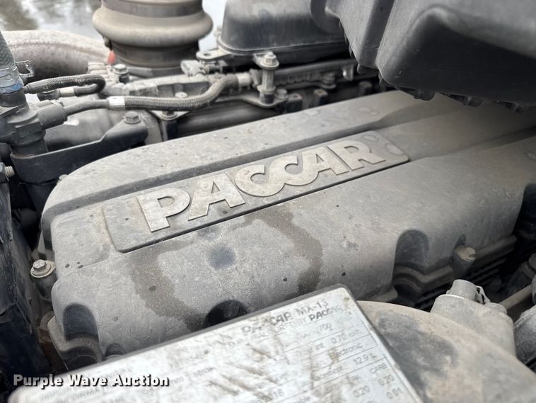 image for item EV1866 2019 Kenworth T680 semi truck