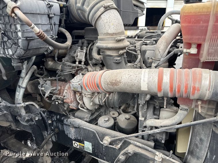 image for item EV1866 2019 Kenworth T680 semi truck