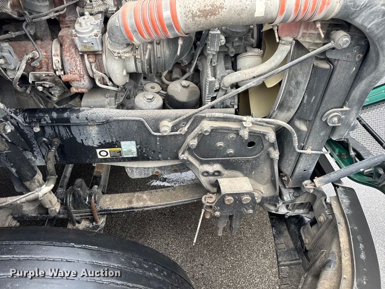 image for item EV1866 2019 Kenworth T680 semi truck