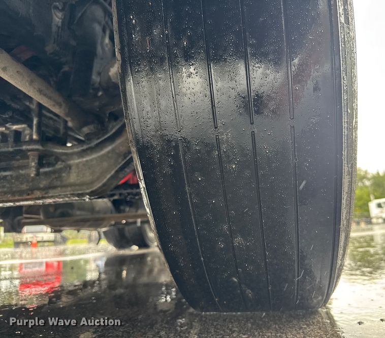 image for item EV1866 2019 Kenworth T680 semi truck