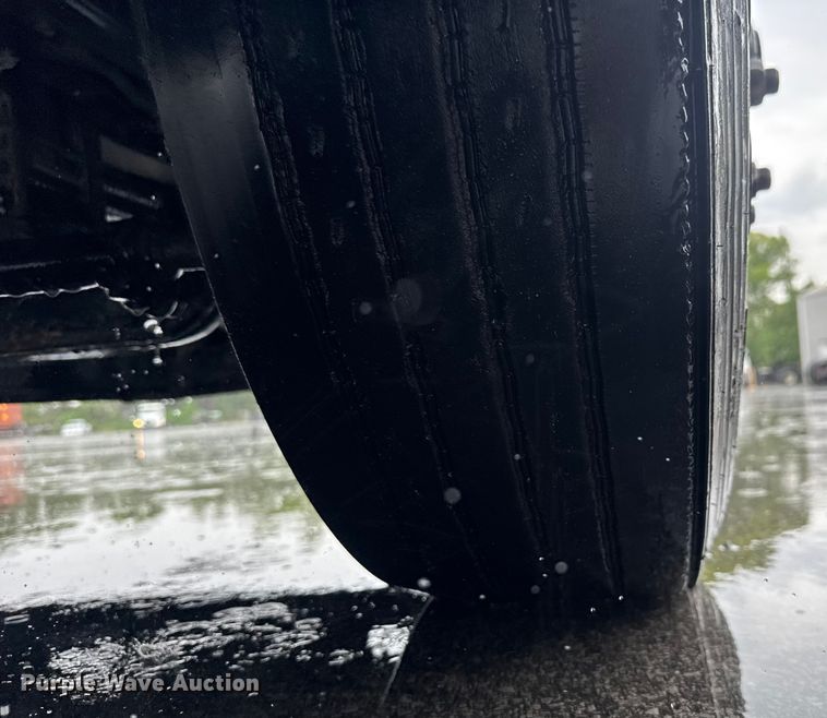 image for item EV1866 2019 Kenworth T680 semi truck