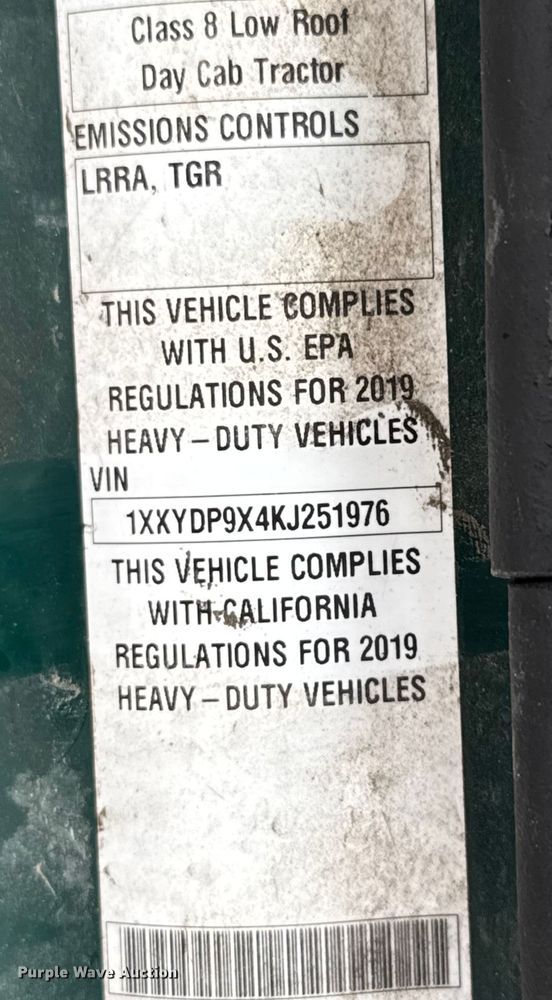 image for item EV1866 2019 Kenworth T680 semi truck