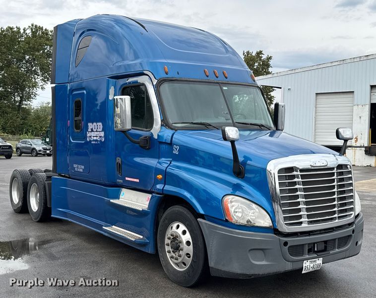 CAMIóN CAMAROTE 2017 FREIGHTLINER