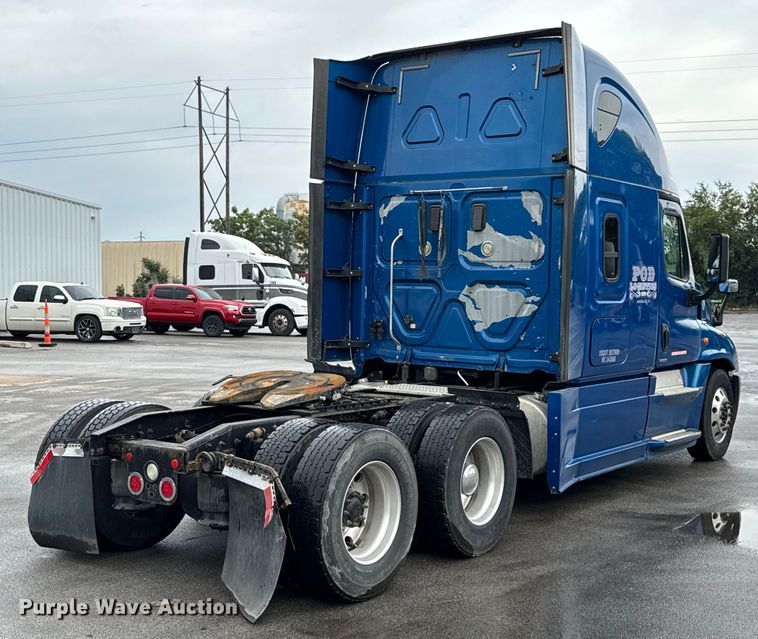 CAMIóN CAMAROTE 2017 FREIGHTLINER