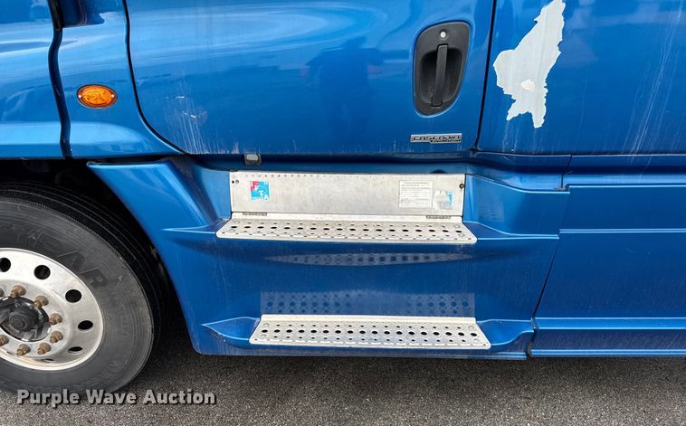 image for item EV1867 2017 Freightliner semi truck