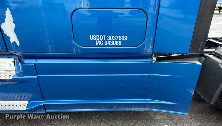 image for item EV1867 2017 Freightliner semi truck