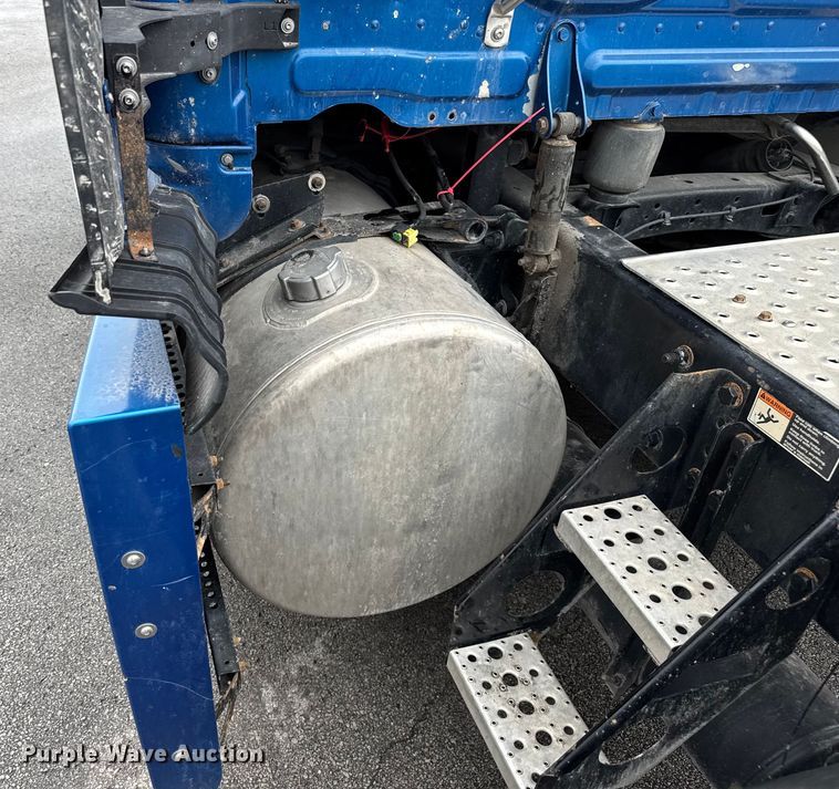 image for item EV1867 2017 Freightliner semi truck