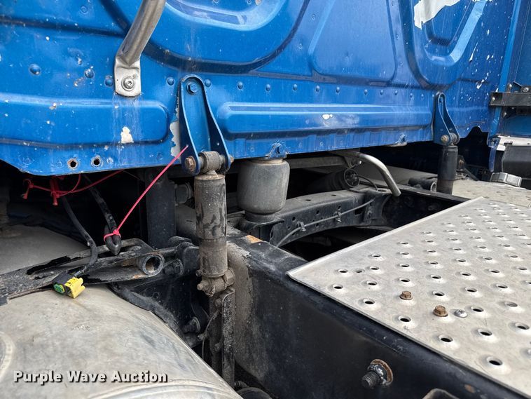 image for item EV1867 2017 Freightliner semi truck