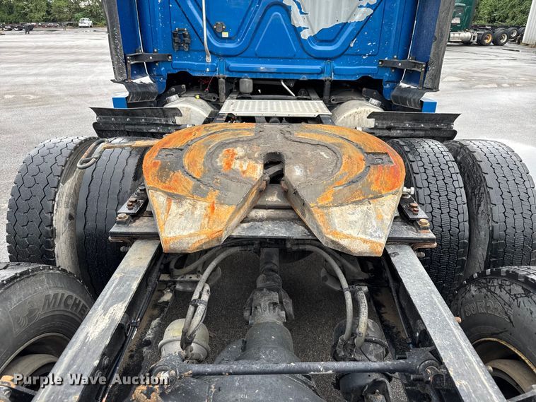 image for item EV1867 2017 Freightliner semi truck