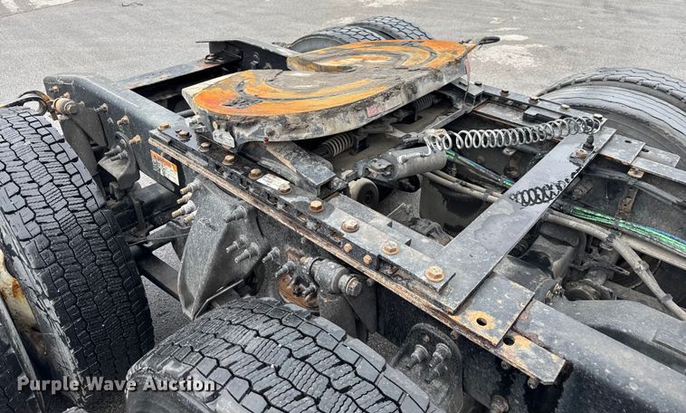 image for item EV1867 2017 Freightliner semi truck