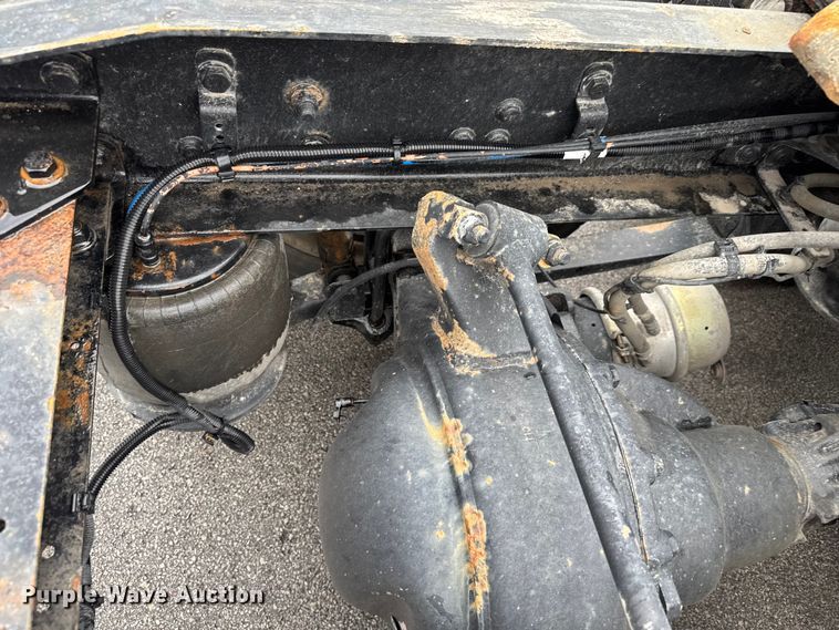 image for item EV1867 2017 Freightliner semi truck