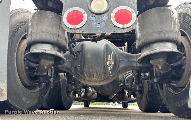 image for item EV1867 2017 Freightliner semi truck