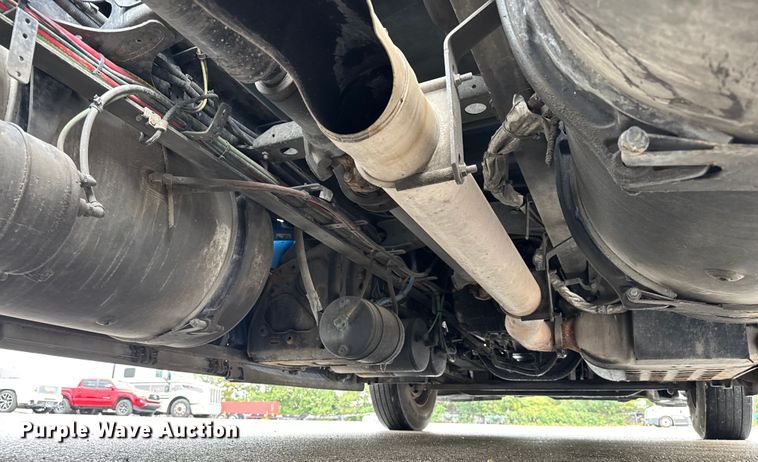 image for item EV1867 2017 Freightliner semi truck