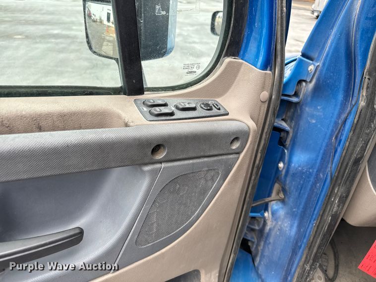 image for item EV1867 2017 Freightliner semi truck