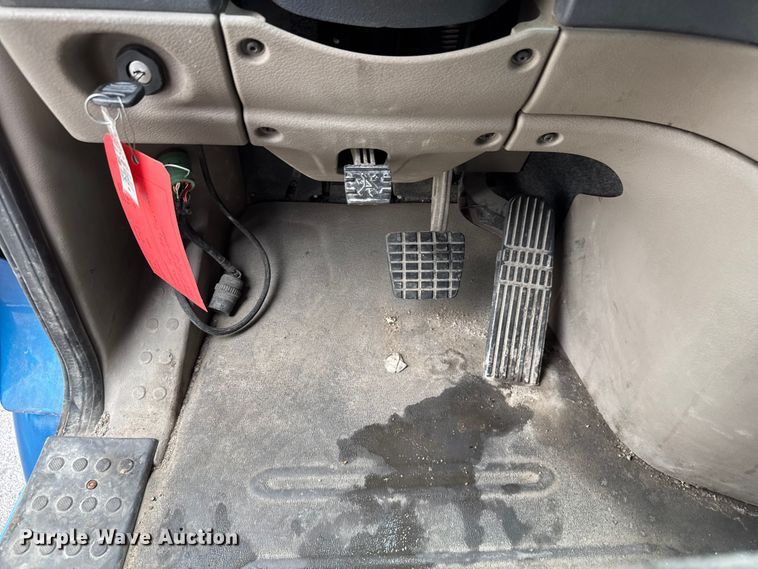 image for item EV1867 2017 Freightliner semi truck