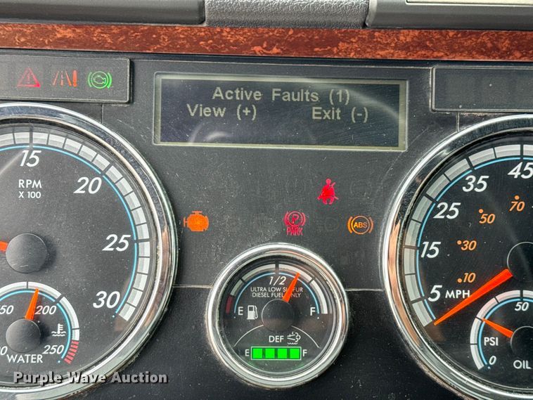 image for item EV1867 2017 Freightliner semi truck