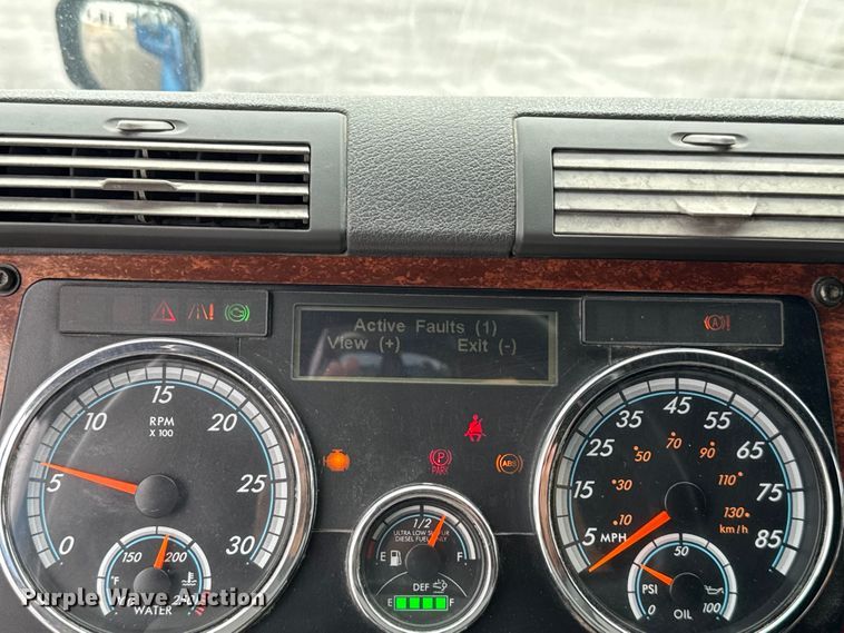 image for item EV1867 2017 Freightliner semi truck