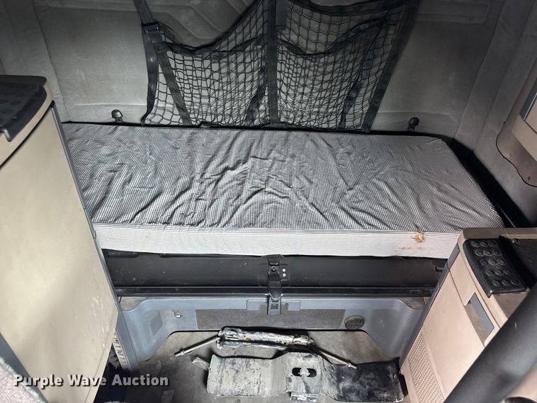 image for item EV1867 2017 Freightliner semi truck