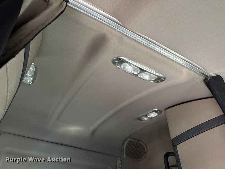 image for item EV1867 2017 Freightliner semi truck