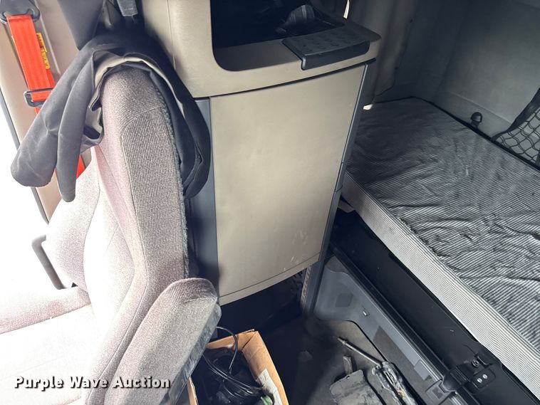 image for item EV1867 2017 Freightliner semi truck