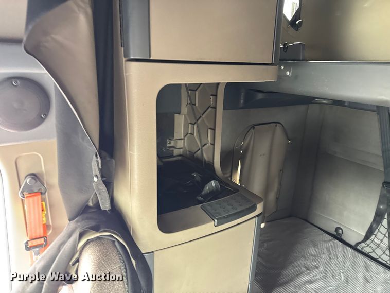 image for item EV1867 2017 Freightliner semi truck