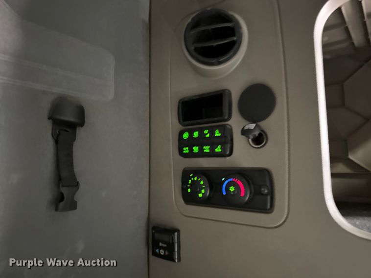 image for item EV1867 2017 Freightliner semi truck