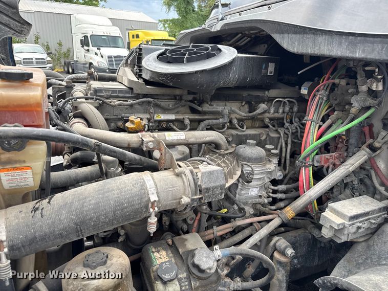 image for item EV1867 2017 Freightliner semi truck