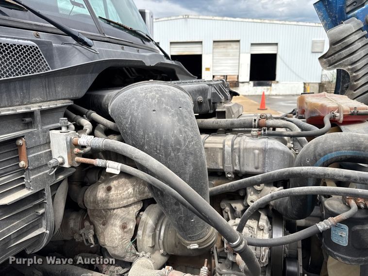 image for item EV1867 2017 Freightliner semi truck