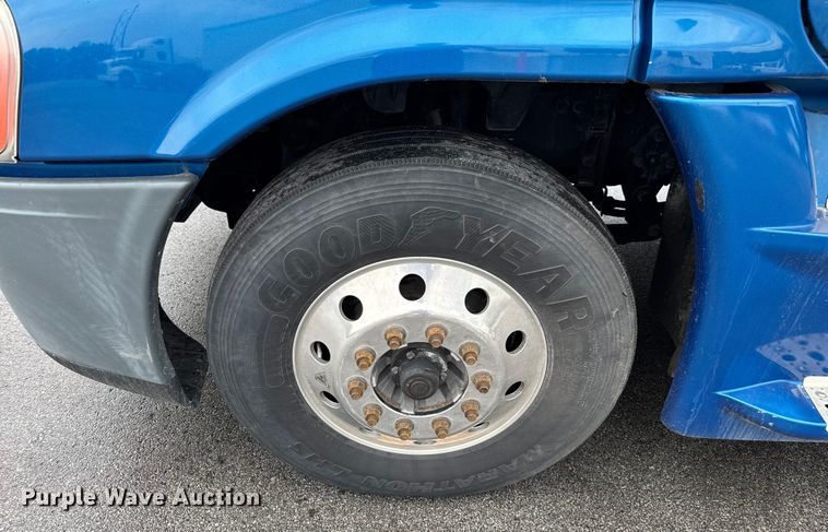 image for item EV1867 2017 Freightliner semi truck