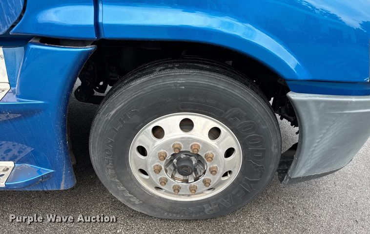 image for item EV1867 2017 Freightliner semi truck